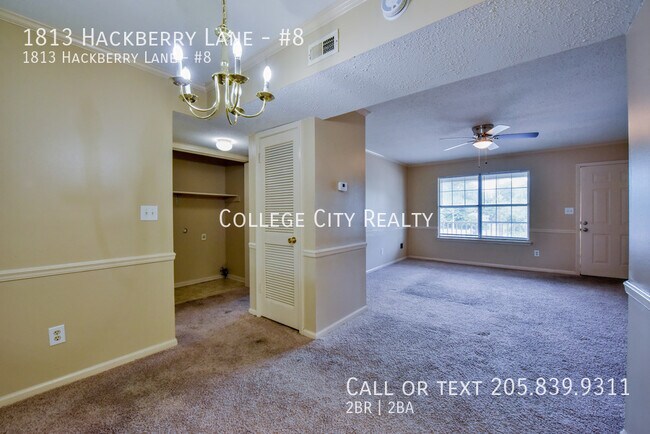 Building Photo - 1813 Hackberry Ln