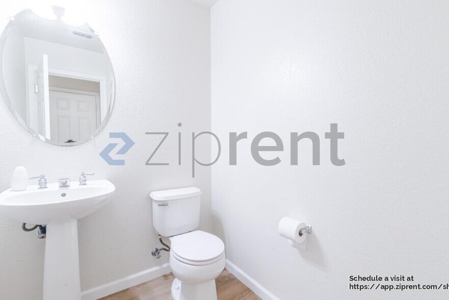 Building Photo - 3301 Myna Way