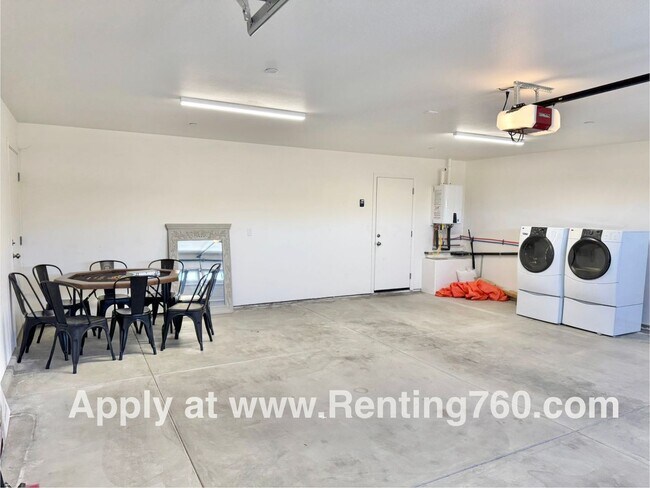Building Photo - COMING SOON - Modern 4 Bedroom 2 Bathroom Home In Storey Park!