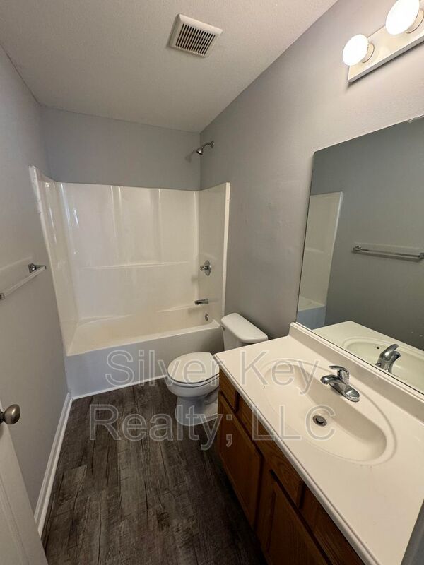 Building Photo - 236 Willow Creek Drive