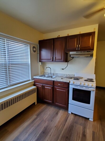 Primary Photo - 54 N Morris St