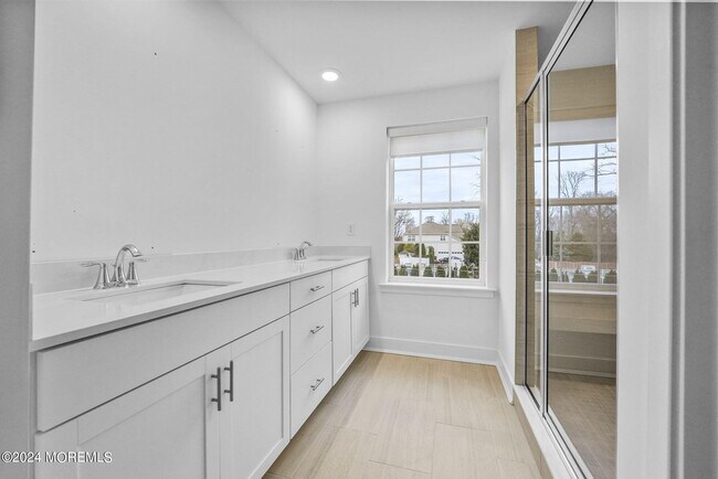 Building Photo - 505 Pilot St