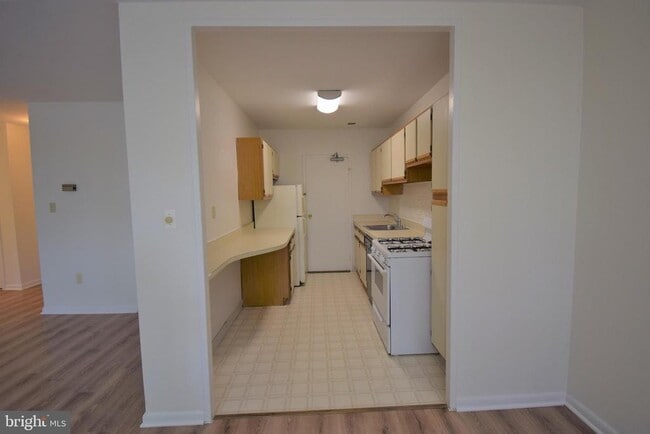 Building Photo - 6621 Wakefield Dr