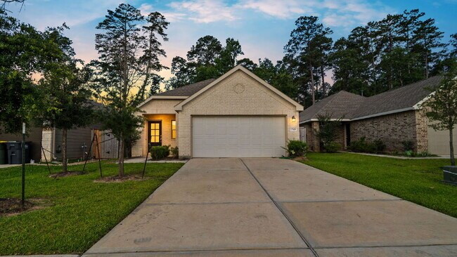 Building Photo - Spacious, well-maintained 4-bedroom, 2-bath single-story home designed for comfortable everyday l...