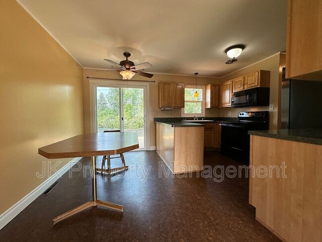 Building Photo - 710 48th St S