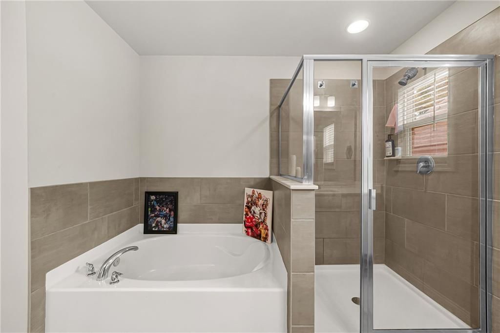 Building Photo - 791 Belrose Dr SE