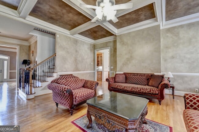 Building Photo - 8910 Pinehurst Cove