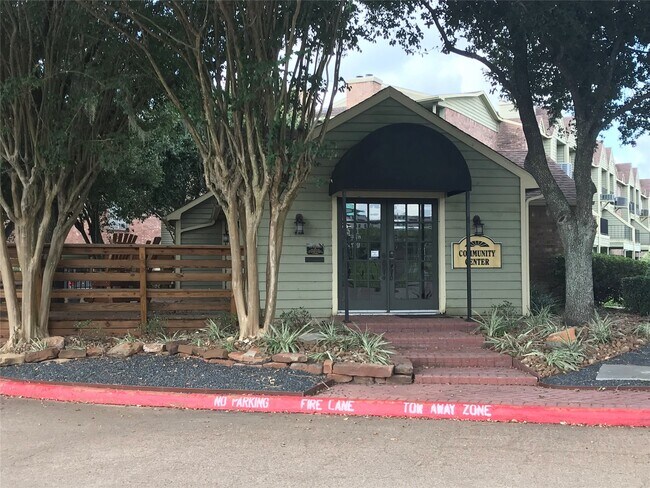 Building Photo - 18800 Egret Bay Blvd