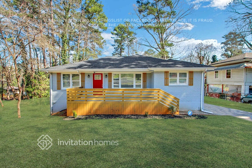 Building Photo - 2122 Holly Hill Dr
