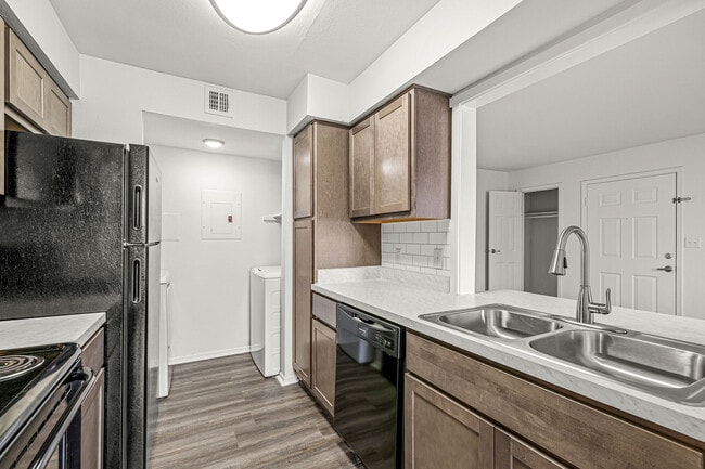 Building Photo - Enclave at Eagle Creek Apartments