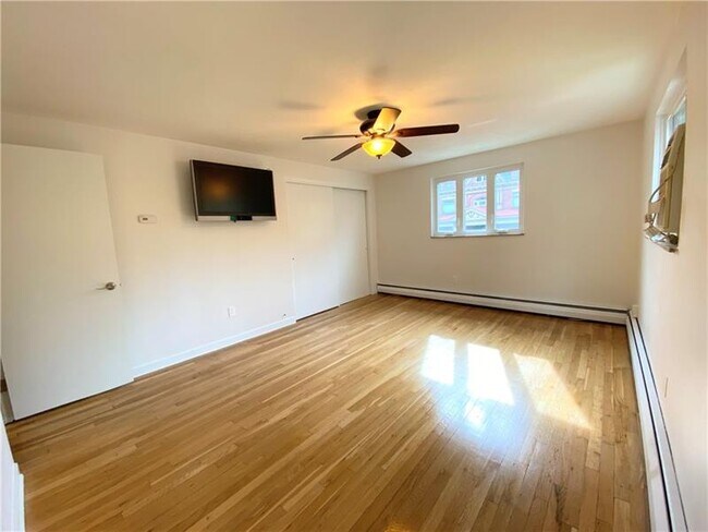 Building Photo - 307 Roup Ave