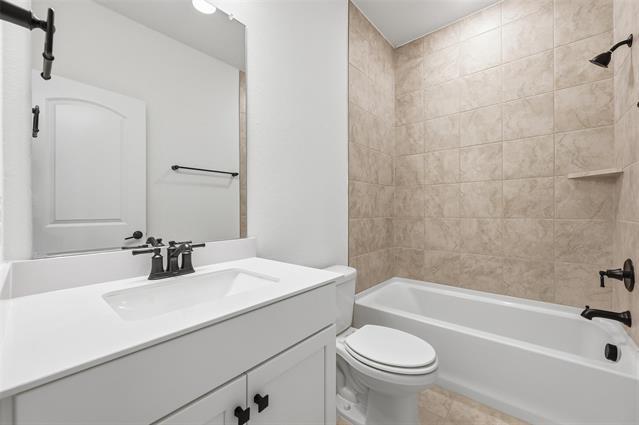 Building Photo - 765 Brozgold Ave