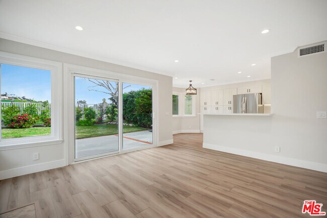 Building Photo - 4016 Cam Plano