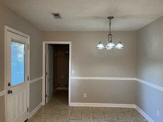 Building Photo - 3241 Hardwood Dr