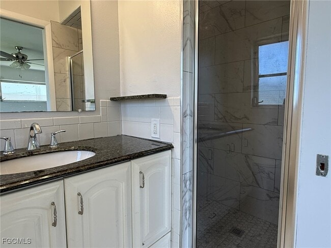 Building Photo - 7440 Tropical Ln