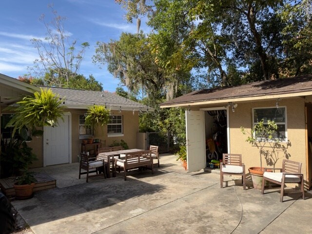 Building Photo - 650 S Park Ave