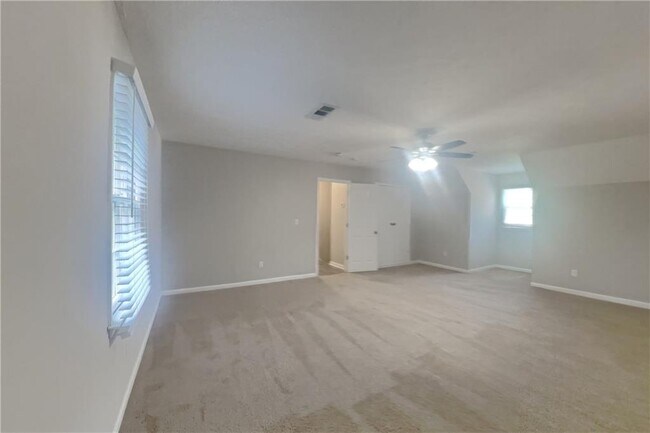 Building Photo - 1704 Cum Laude Way