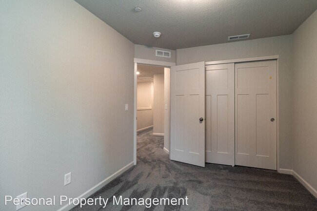 Building Photo - 3 br, 2.5 bath House - 4220 S Cloverhill Way