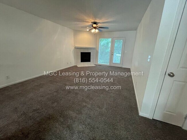 Building Photo - 3 bedroom Duplex with unique floor plan fo...