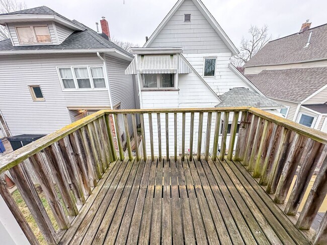 Building Photo - 921 Fourth NW