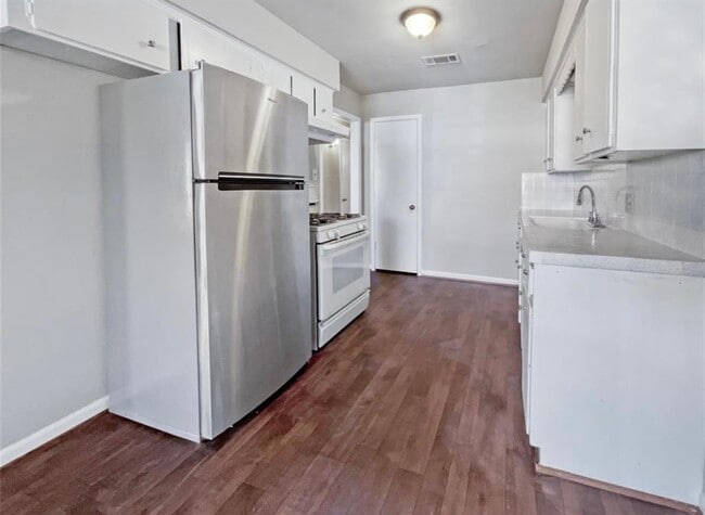 Building Photo - 809 Cub Ln
