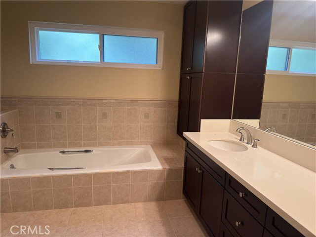 Building Photo - 1138 Las Riendas Way