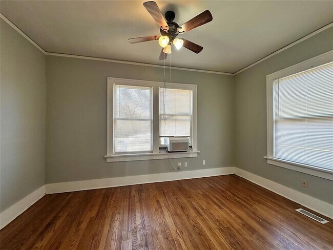 Building Photo - 3019 N Robinson Ave