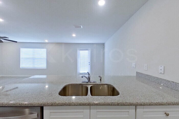 Building Photo - 110 Metalmark Dr