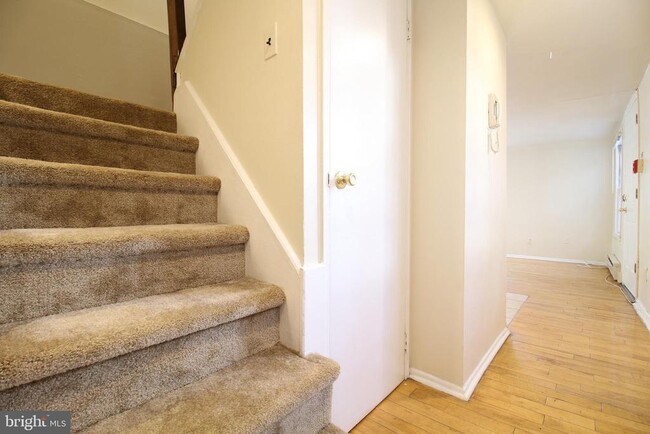 Building Photo - 929 Spruce St