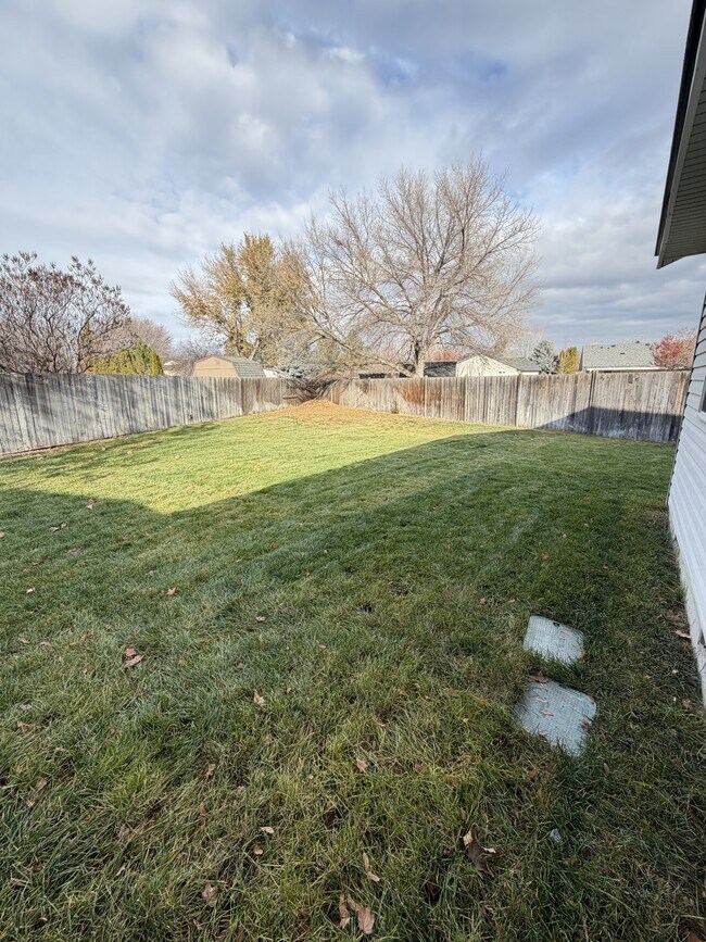 Building Photo - 2067 S Linda Vista Pl