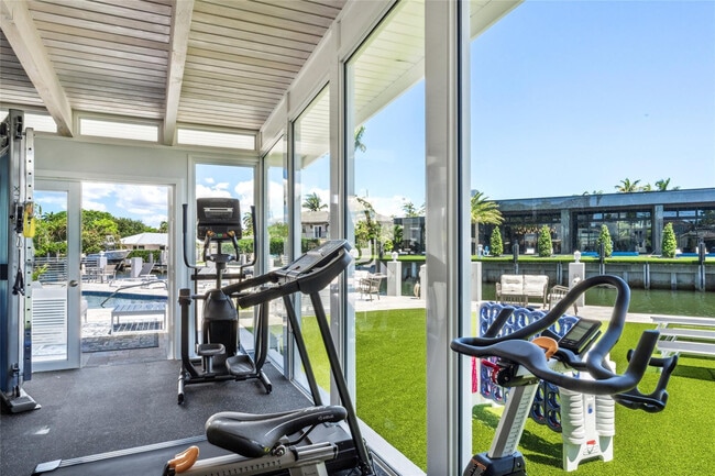 Building Photo - 2523 Castilla Isle