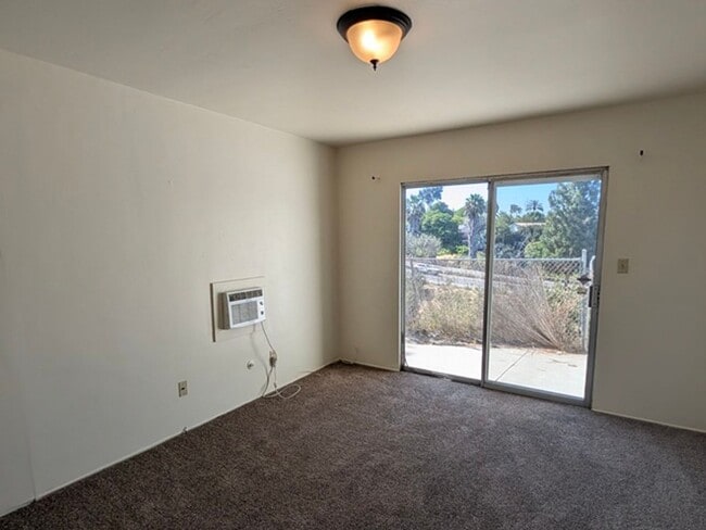 Building Photo - 5209 Hewlett Dr