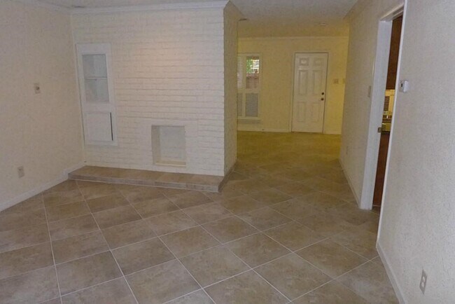 Building Photo - 14119 Briarsage Ct