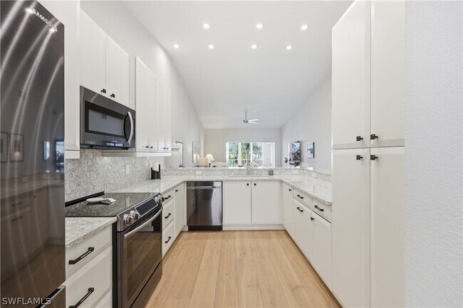 Building Photo - 818 Tanbark Dr