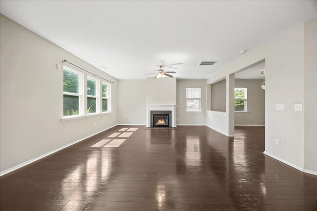 Building Photo - 5600 Yorkwood Dr