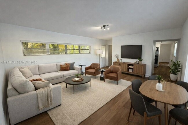 Building Photo - 1361 NE 40th Pl