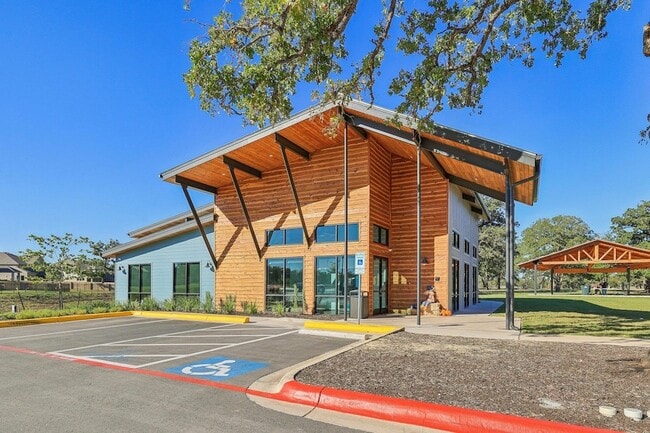 Building Photo - 133 Plumbago Loop