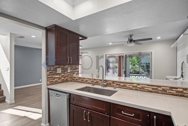 Building Photo - 37789 Essanay Pl