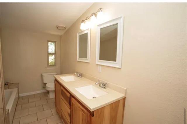 Building Photo - 128 Burkhalter St