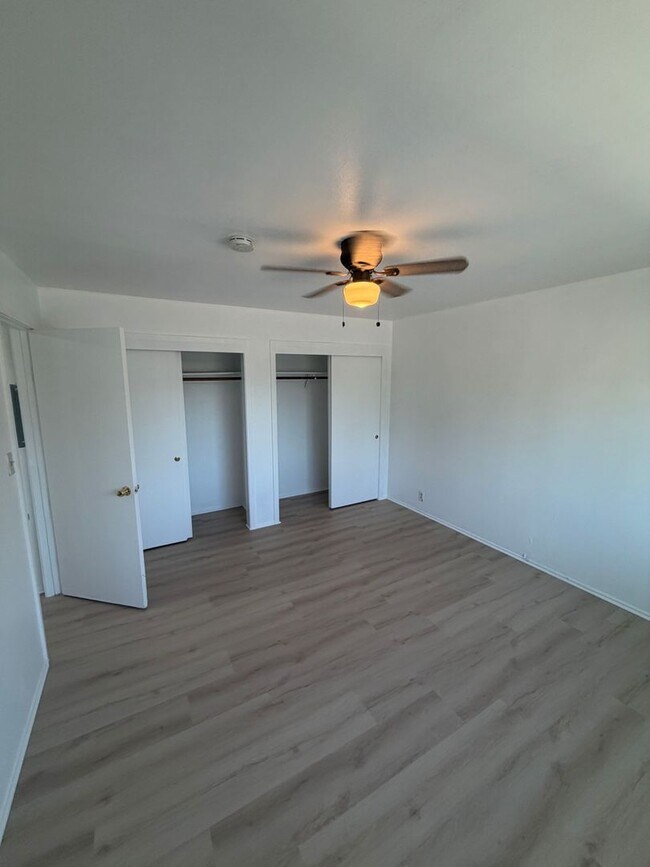 Building Photo - 831 Opal Dr