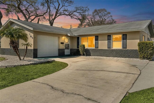 Building Photo - 2814 20th Ave Dr W