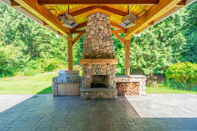 Building Photo - 4bd/3.75ba Woodinville Home