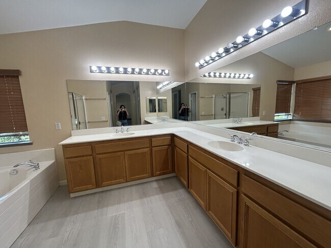 Building Photo - 37978 Spur Dr