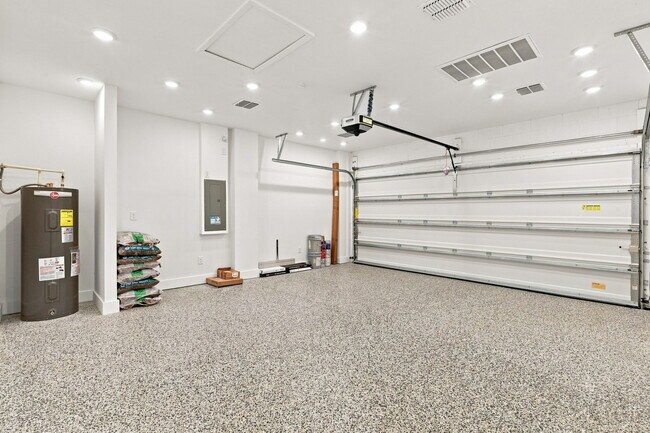 Building Photo - 101 Pitching Wedge Dr