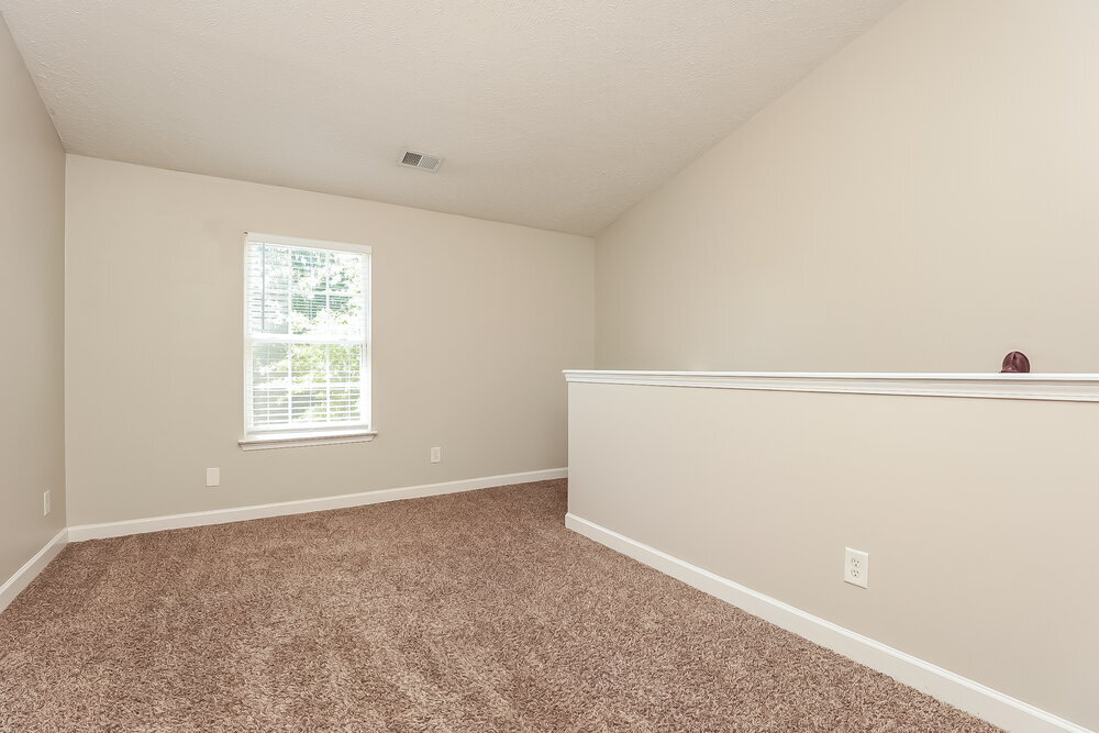 Building Photo - 1000 Lowrey Pl