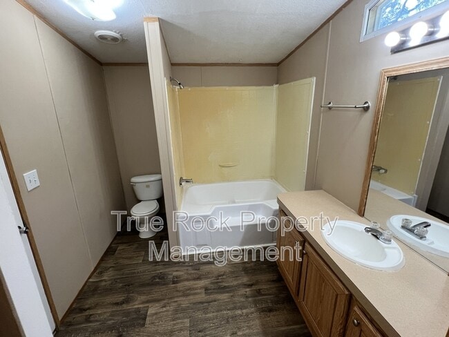 Building Photo - 16852 County Rd 1525