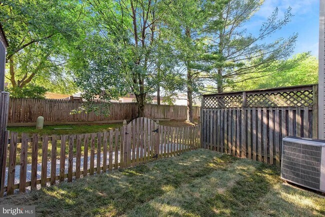 Building Photo - 10606 Tuppence Ct