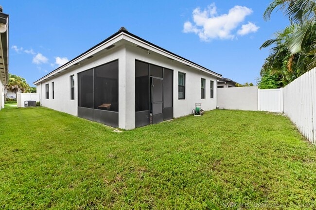 Building Photo - 7461 Moonrise Dr
