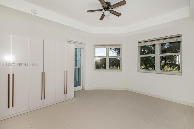 Building Photo - 20000 E Country Club Dr