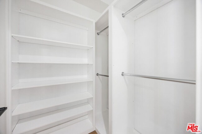 Building Photo - 926 17th St